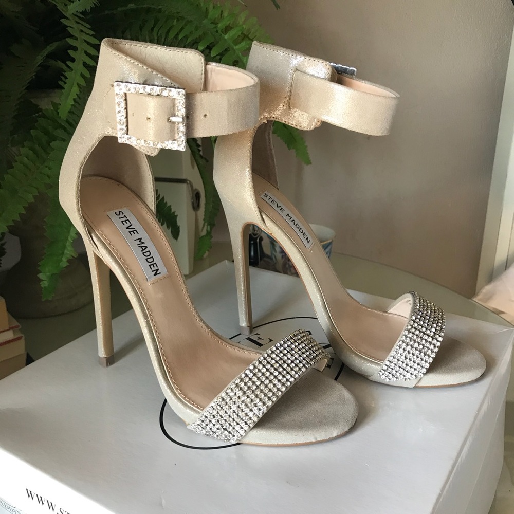 NEVER WORN Steve Madden Marlene champagne heels